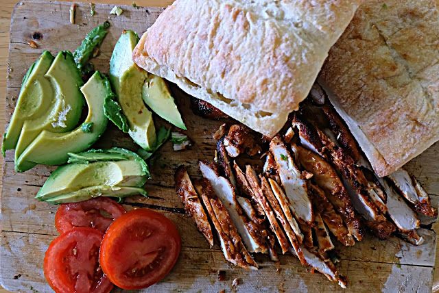 Idée pour recevoir une gang pour pas cher : un bar à sandwichs! - Cinq Fourchettes