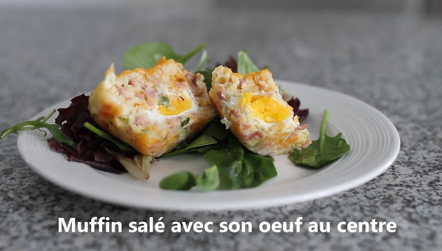 Muffin à déjeuner original avec un oeuf complet à l'intérieur! Cinq Fourchettes