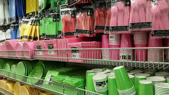 vaisselle jetable à acheter au Dollarama