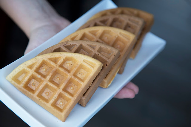 Un déjeuner décadent à partager: Mon chemin de gaufres sucré/salé - Cinq Fourchettes