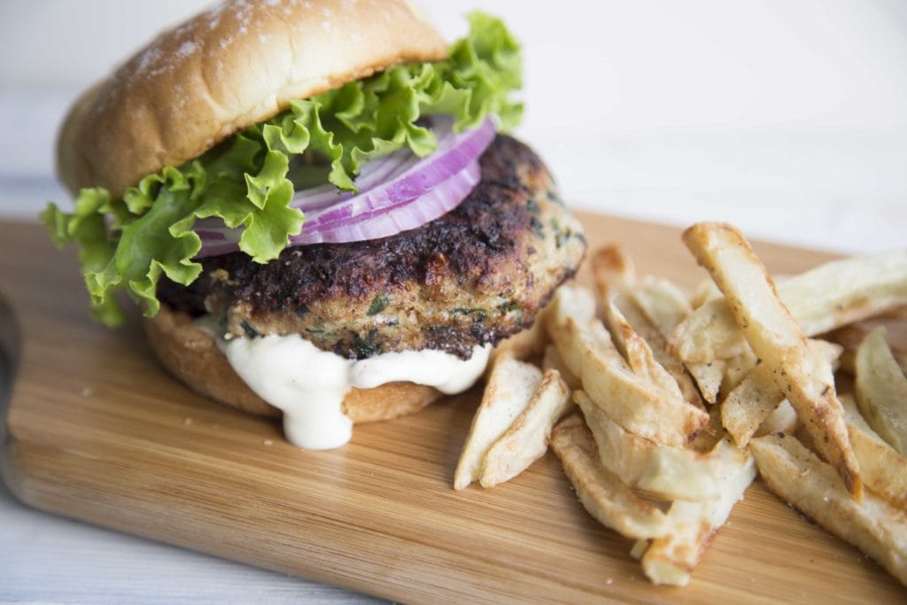 La meilleure recette de burgers au poulet / Cinq Fourchettes