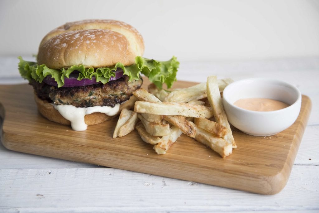 La meilleure recette de burgers au poulet / Cinq Fourchettes