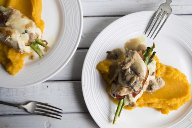 Roulades de poulet, asperges et fromage de Lyne / Cinq Fourchettes