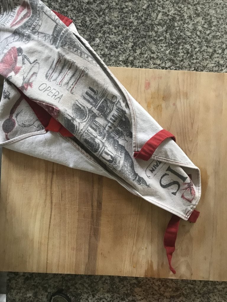 Le jour où j’ai traumatisé mes enfants en remettant mon tablier de cuisinière ! / Cinq Fourchettes
