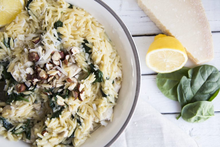 Salade tiède d’orzo au poulet et épinards / Cinq Fourchettes