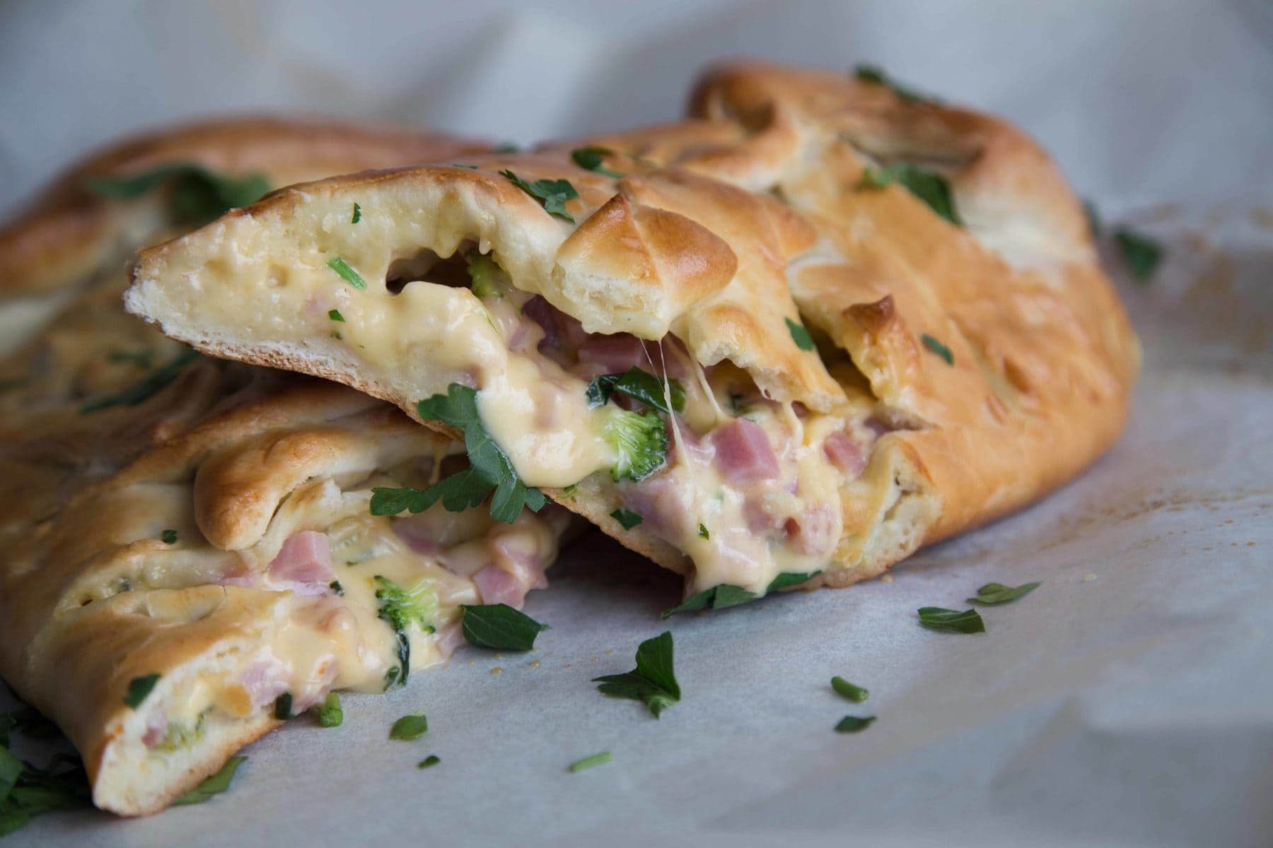 Stromboli au jambon et au cheddar / Cinq Fourchettes