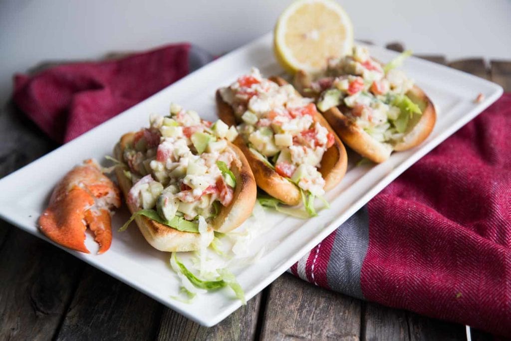 Lobster roll ou guédille aux homards Cinq Fourchettes homard