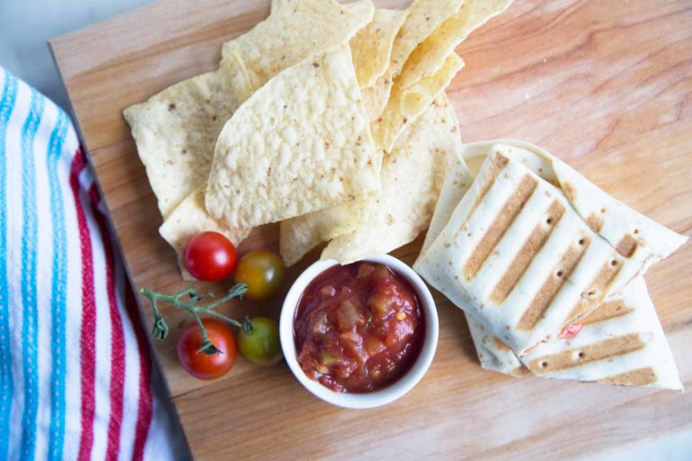 Burritos aupoulet et haricots : Parfait pour les lunchs ! Cinq Fourchettes