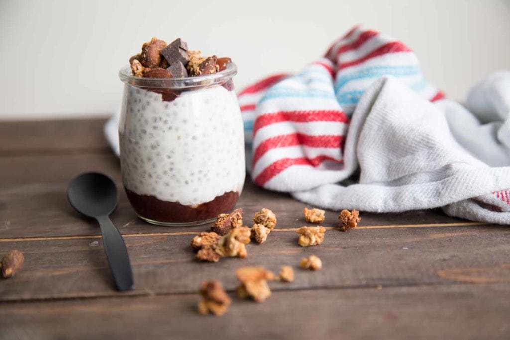 4 ingrédients : Yogourt au chia parfait pour le déjeuner Cinq Fourchettes