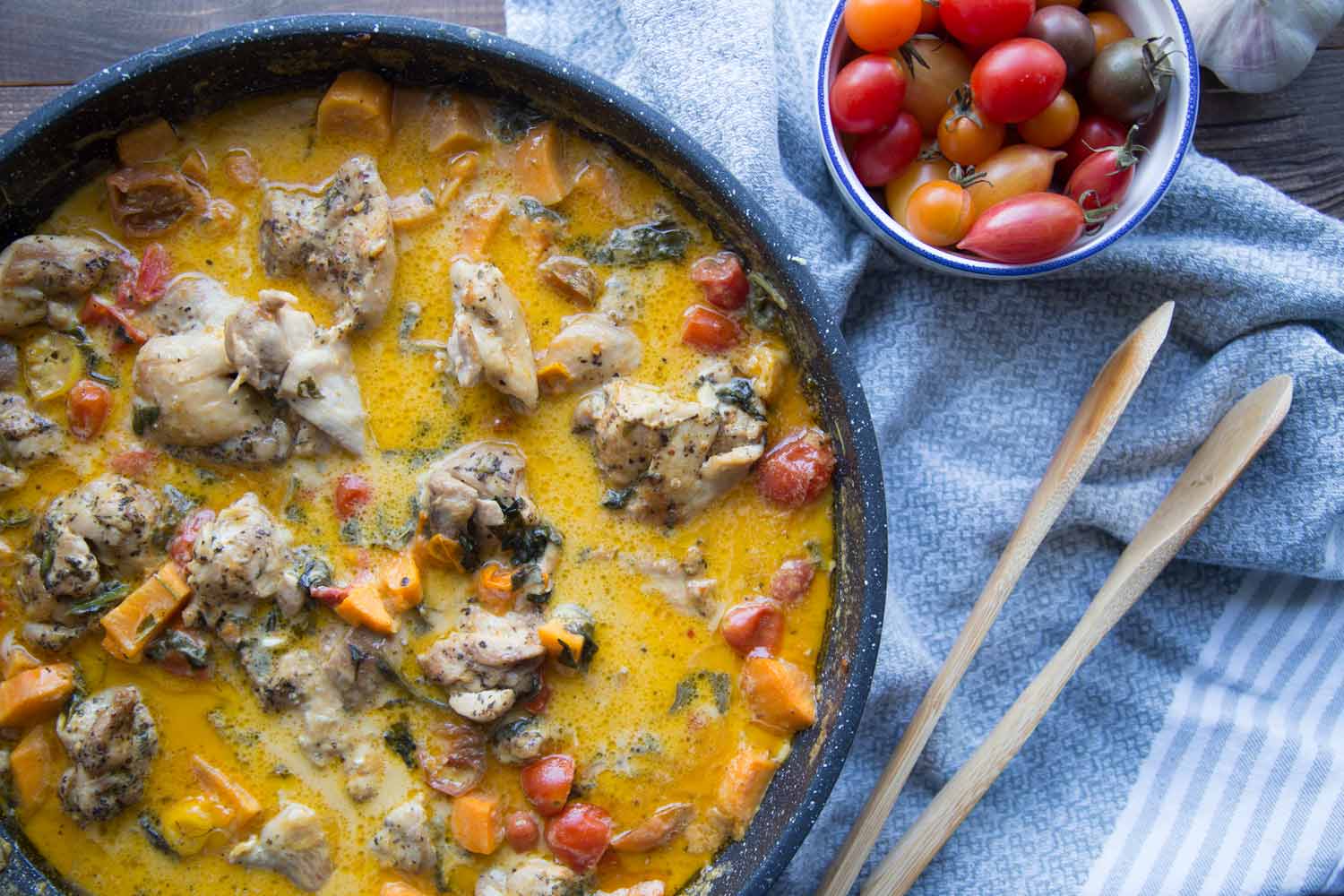 Hauts de cuisse aux épinards et patates douces Cinq Fourchettes