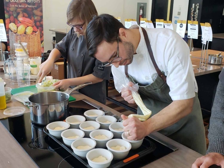 La Tournée du Chocolat Chaud au profit de la Tablée des Chefs Cinq Fourchettes