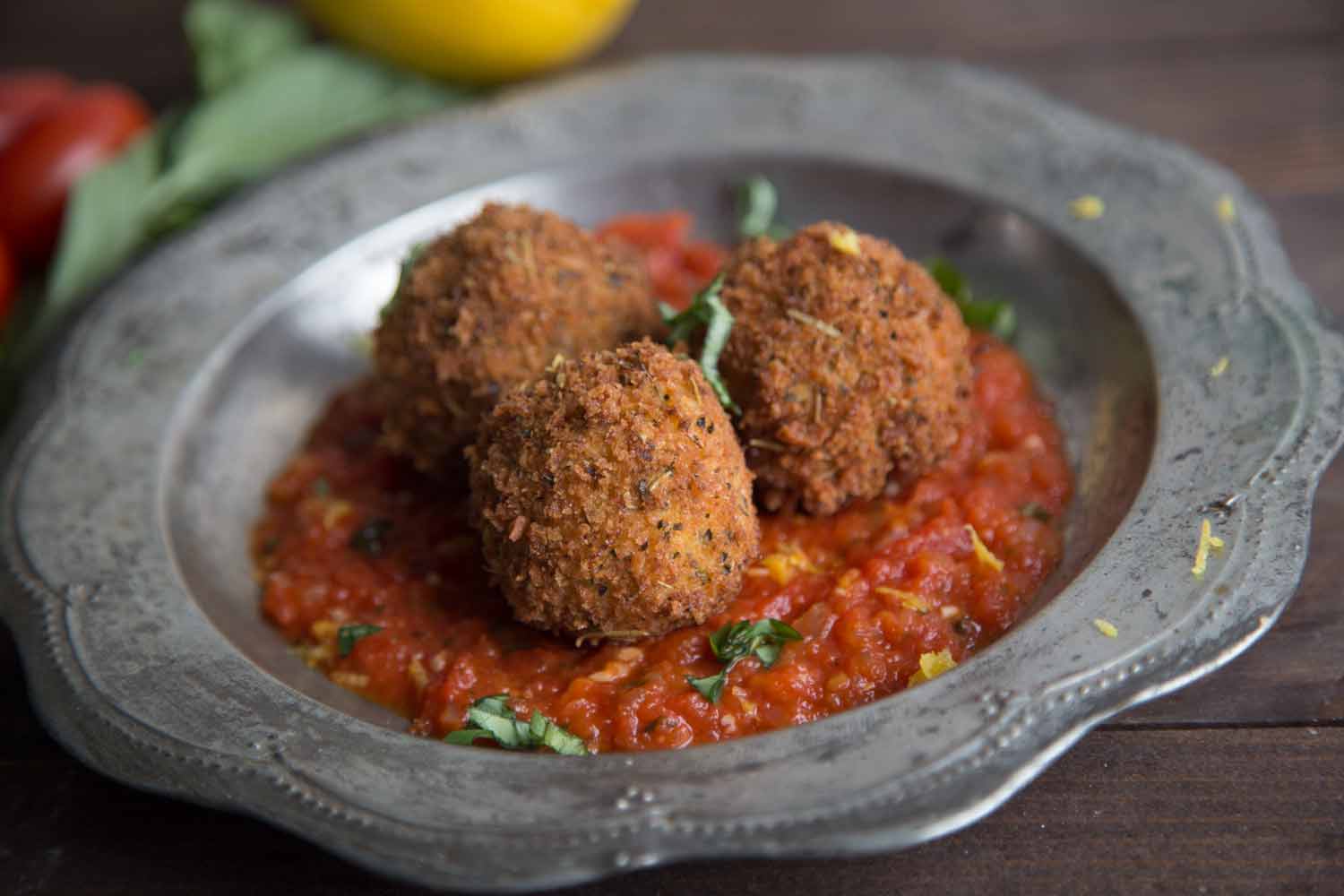 Bocconcinis frits avec sauce marinara Cinq Fourchettes