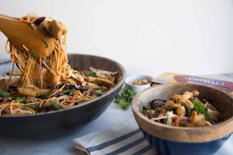 Salade de pâtes au poulet satay Cinq Fourchettes