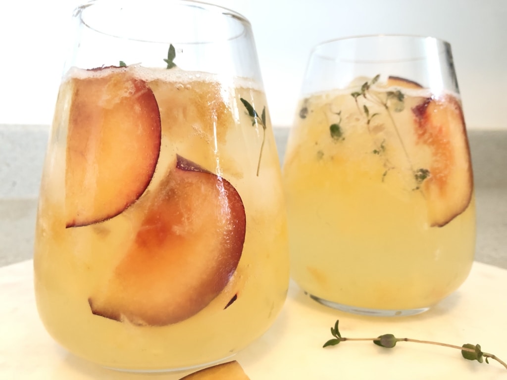 Smash au prosecco, à la prune et au thym Cinq Fourchettes