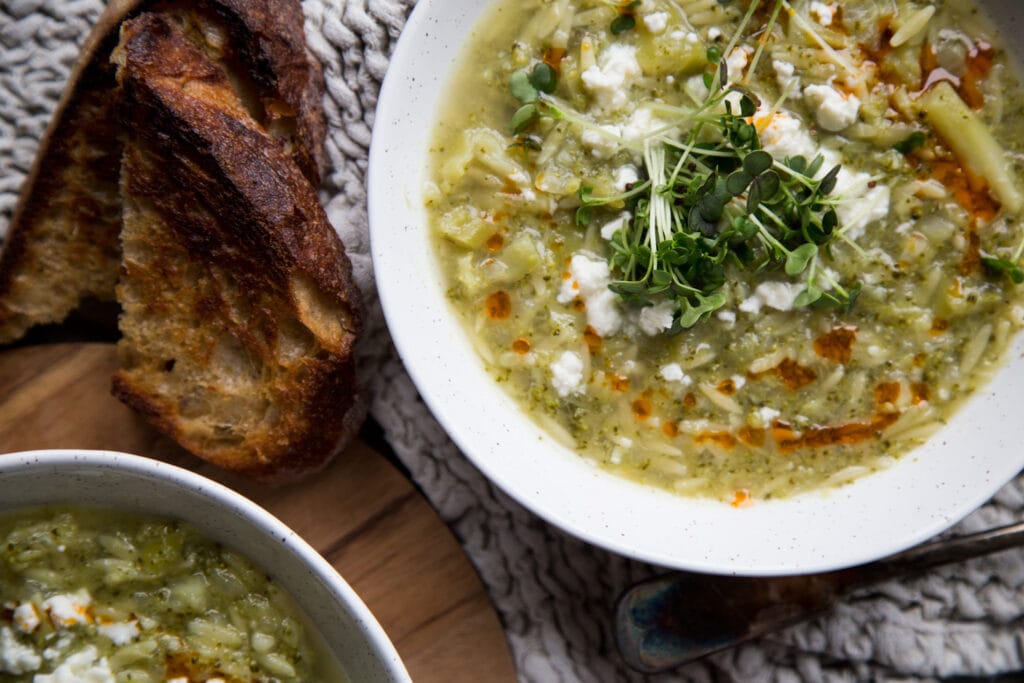 soupe au brocoli feta orzo Cinq Fourchettes