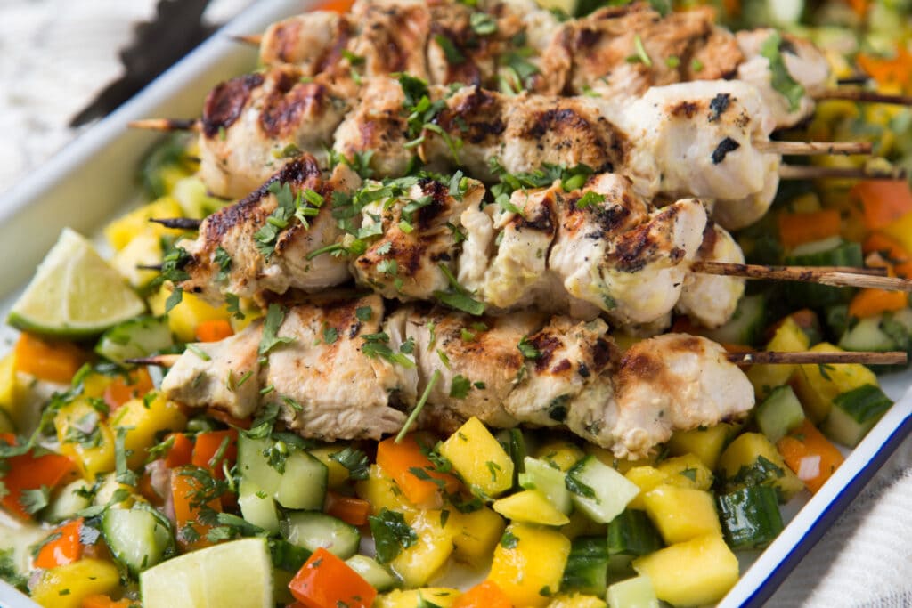 Brochettes poulet mangue salsa Cinq Fourchettes recette
