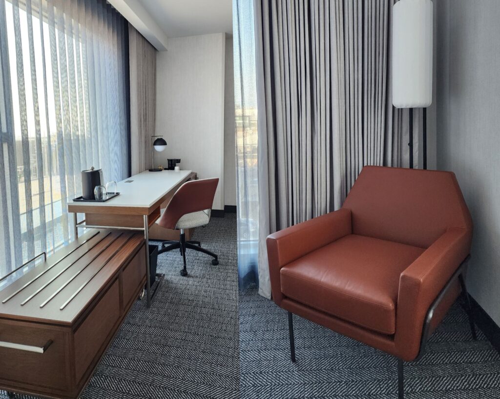 Chambre Courtyard Laval