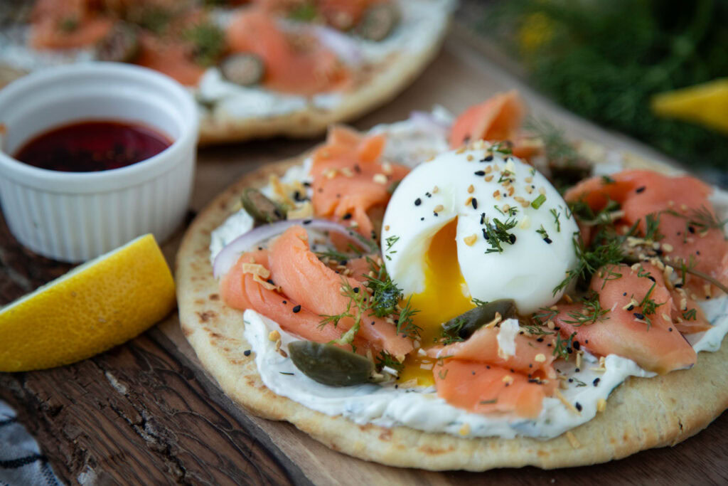 pizza déjeuner saumon fromage oeuf breakfast salmon recette recipe Cinq Fourchettes